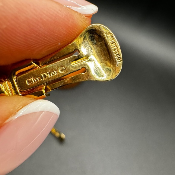 LOT 1539 18K gold plated Christian Dior vintage clip on earrings - Picture 7 of 7